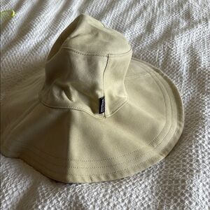 Patagonia Organic Cotton Beige Wide Brim Sun Hat